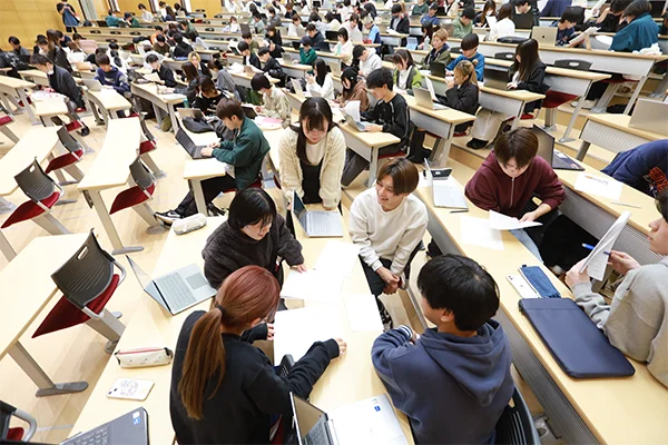 専門性を生かし、地域や社会に貢献する